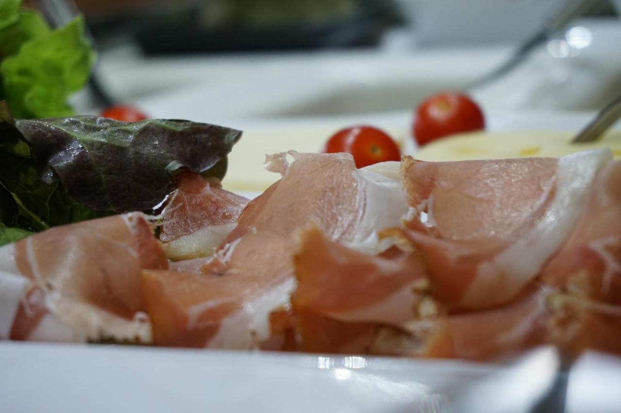 蒂罗尔膳食公寓酒店 外观 照片
